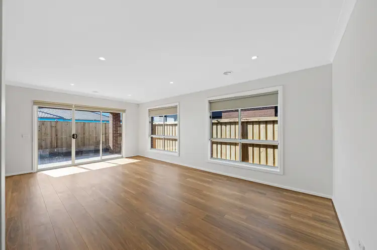 37 Guineas Street, Cranbourne East VIC 3977