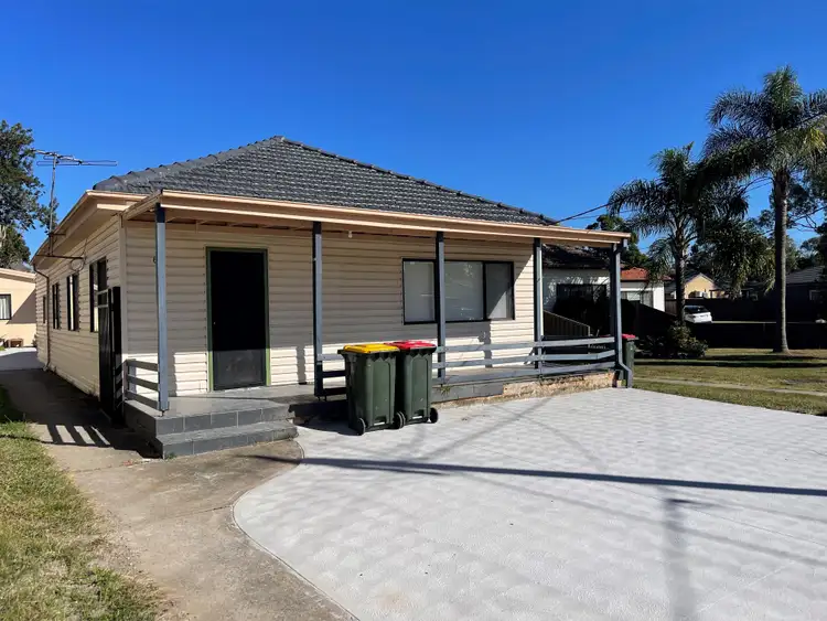 60 Alexander Street, Smithfield NSW 2164