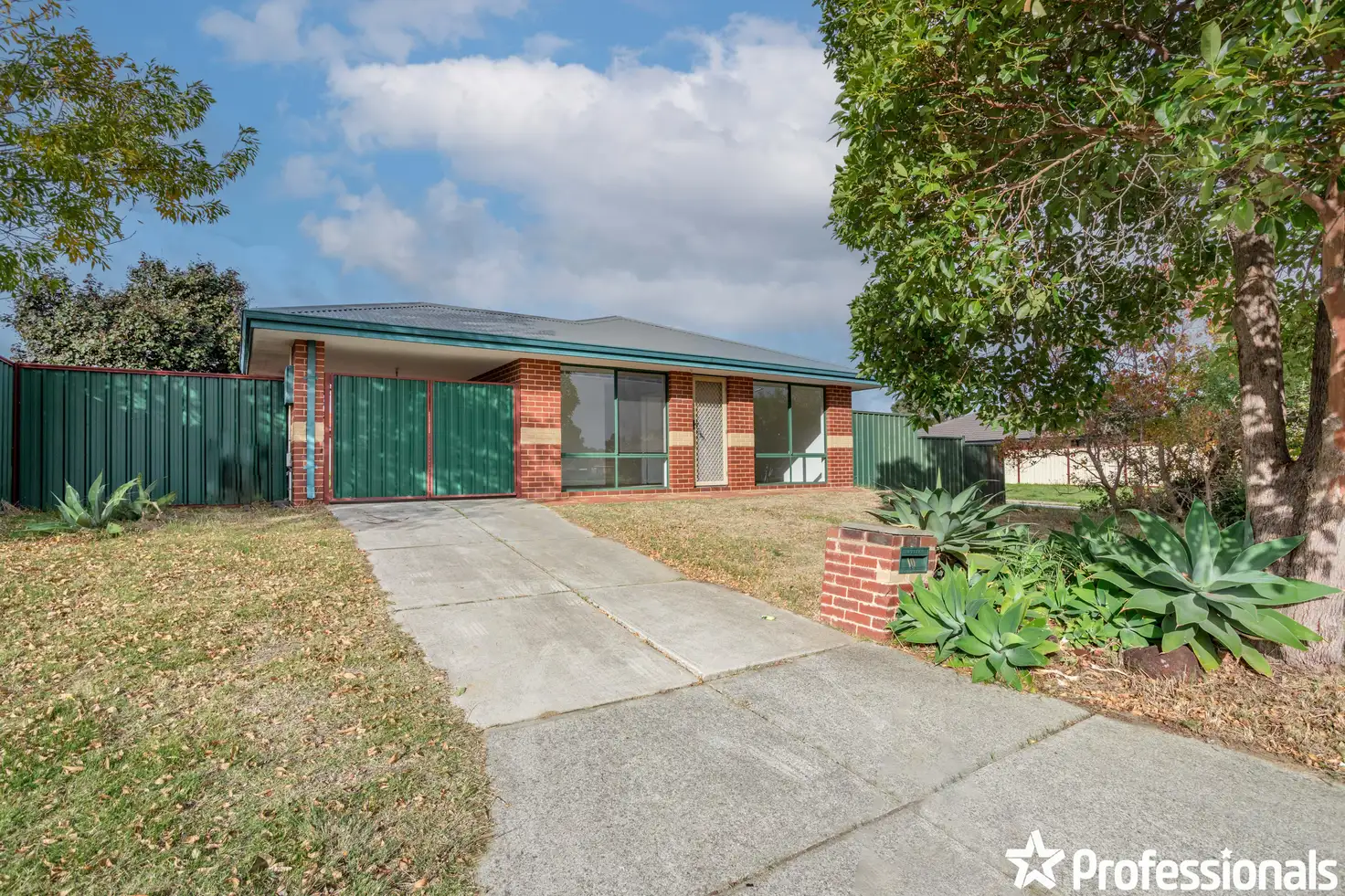Main view of Homely house listing, 10 Ashworth Way, Brookdale WA 6112