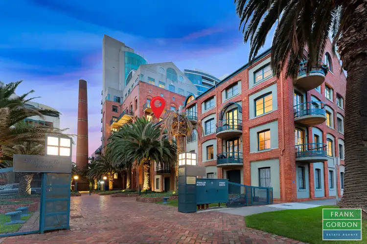 6B/9 Beach Street, Port Melbourne VIC 3207