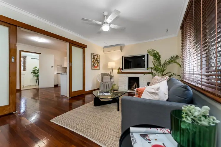 2 Sanderson Street, Embleton WA 6062