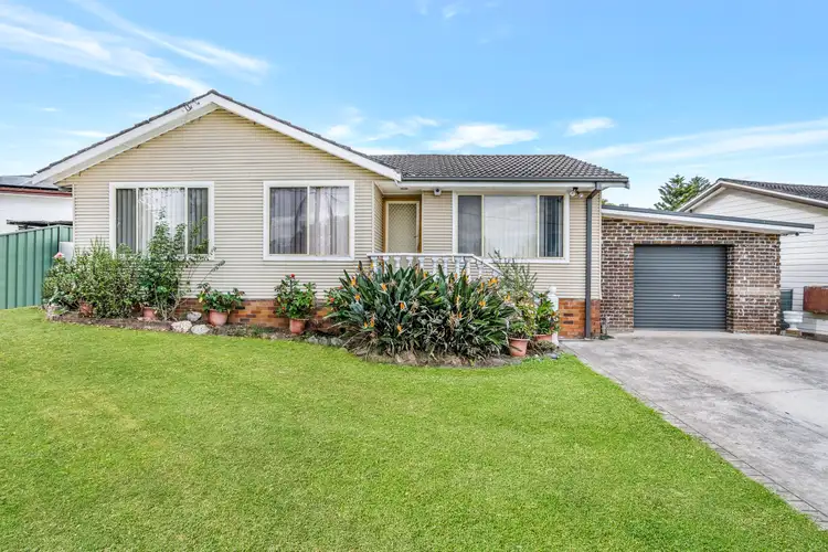 8 Norfolk Avenue, Fairfield West NSW 2165