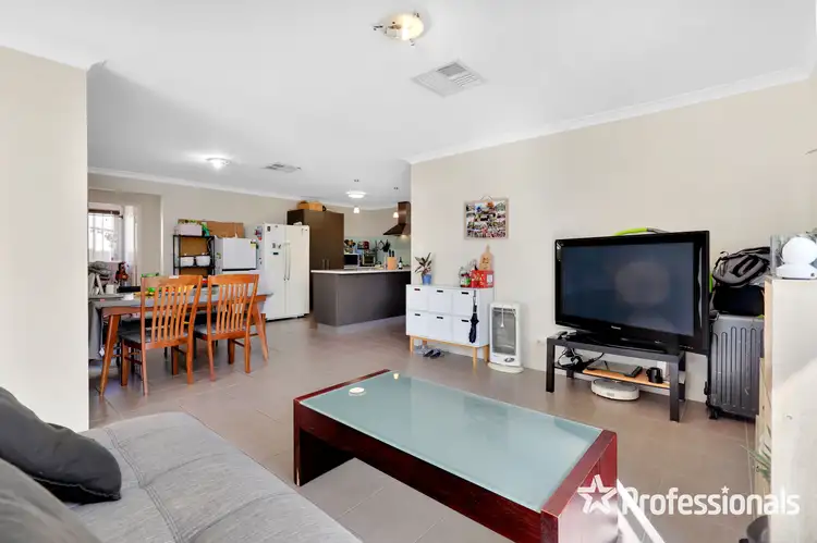 Seventh view of Homely house listing, 15A Randwick Bend, Harrisdale WA 6112