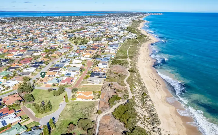 2 Hayman Retreat, Halls Head WA 6210