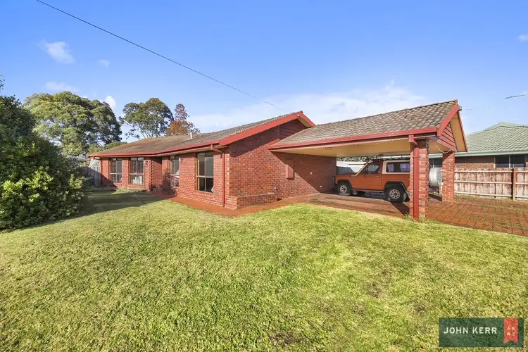 11 Castle Street, Moe VIC 3825
