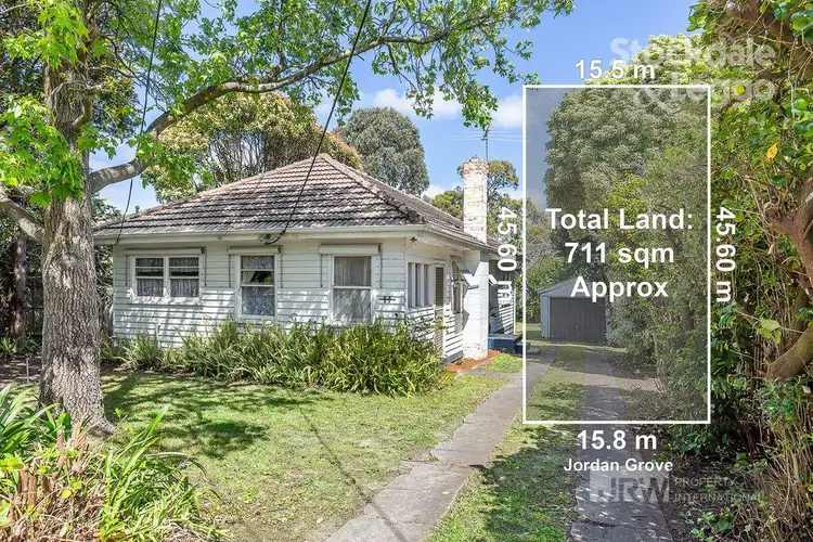 11 Jordan Grove, Glen Waverley VIC 3150