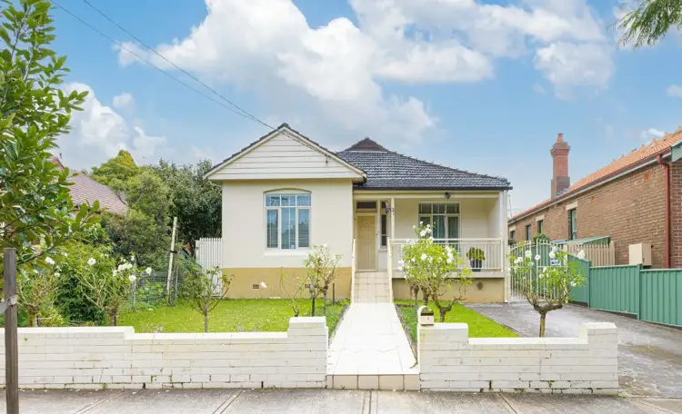 31 Coronation Parade, Strathfield South NSW 2136