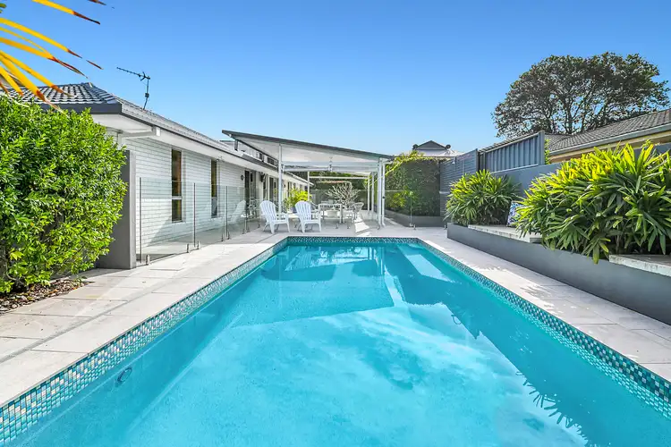 37 Abalone Avenue, Paradise Point QLD 4216
