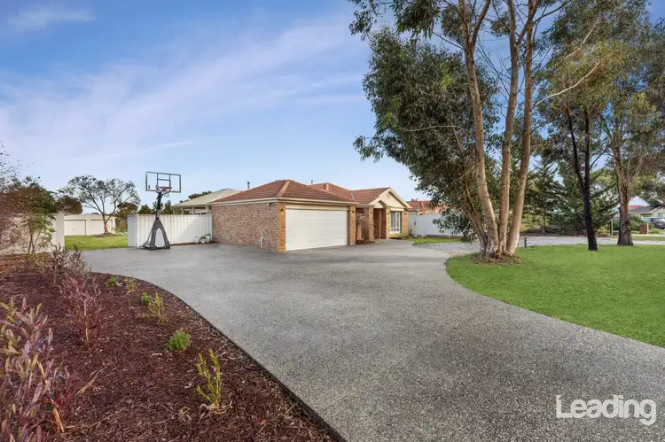 41 Rolling Meadows Drive, Sunbury VIC 3429