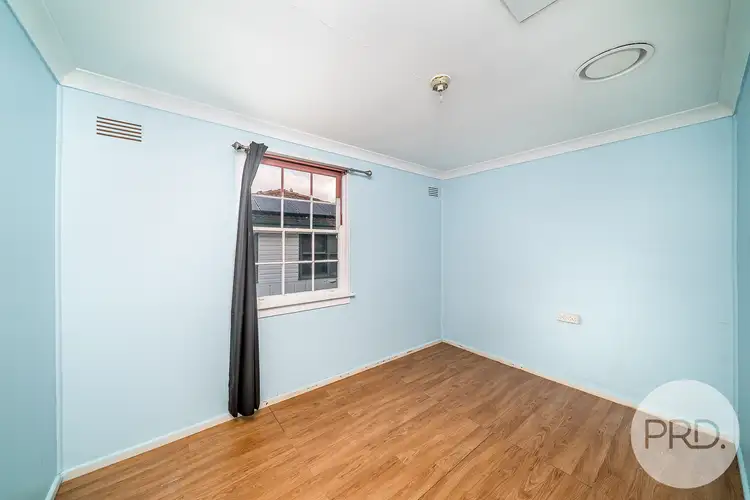 Sixth view of Homely house listing, 17 Tichborne Crescent, Kooringal NSW 2650