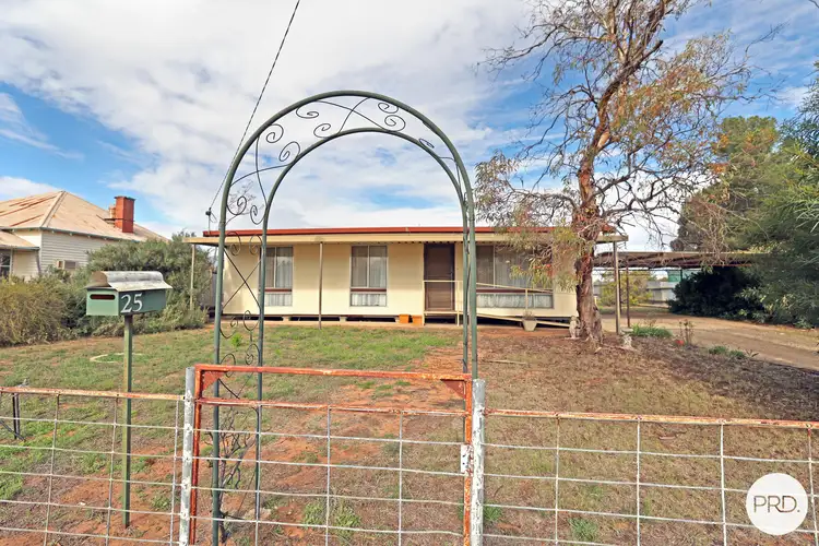 25 Emmett Street, Ouyen VIC 3490