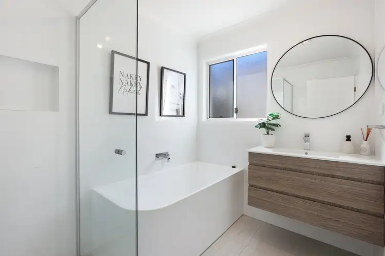 Sixth view of Homely house listing, 8 Harrow Place, Arundel QLD 4214