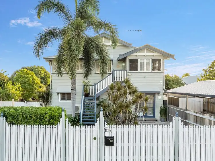 32 Townsville Street, West End QLD 4810