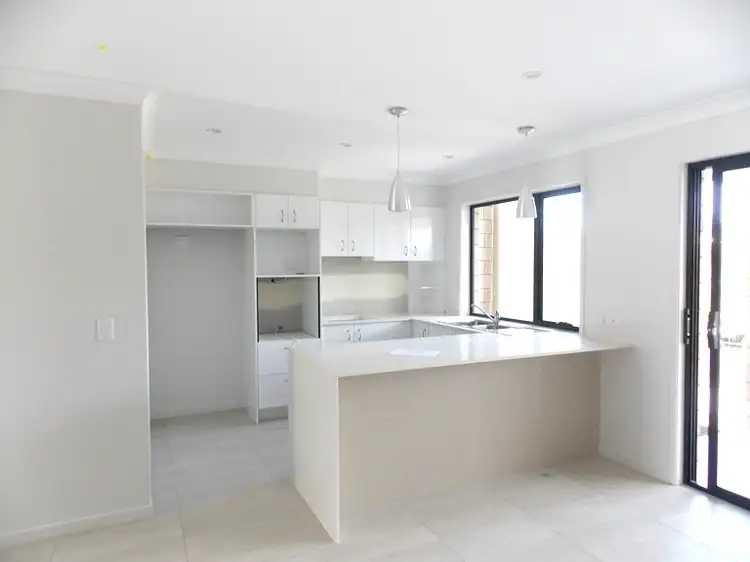 30 Sapphire Place