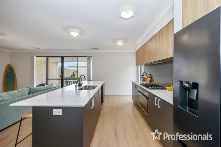 15 Capilano Avenue, Yanchep WA 6035