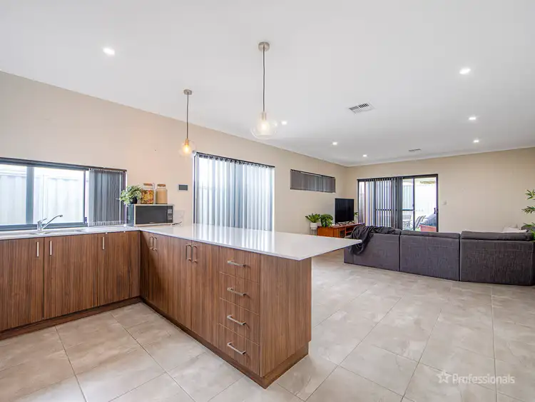 Fifth view of Homely house listing, 276 Landbeach Boulevard, Alkimos WA 6038