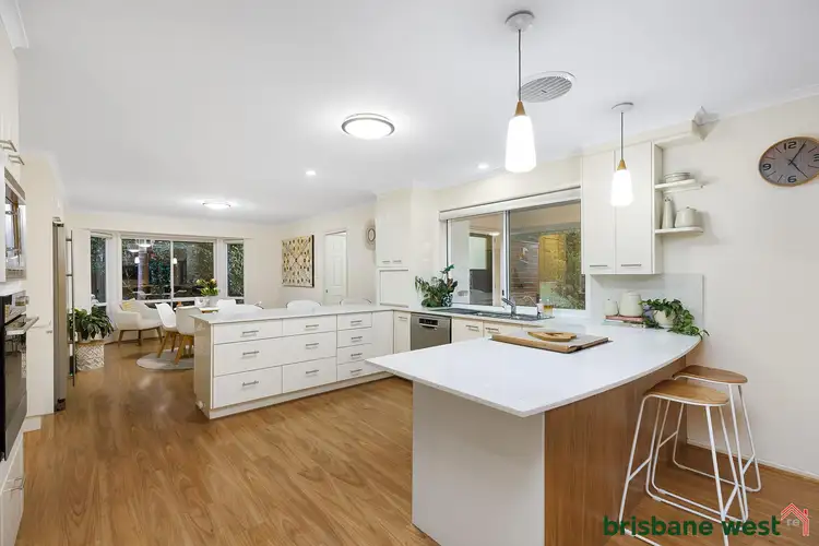 7 Olley Court, Brookfield QLD 4069