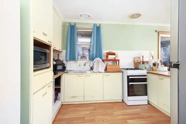 Second view of Homely house listing, 8 Puls Place, Horsham VIC 3400