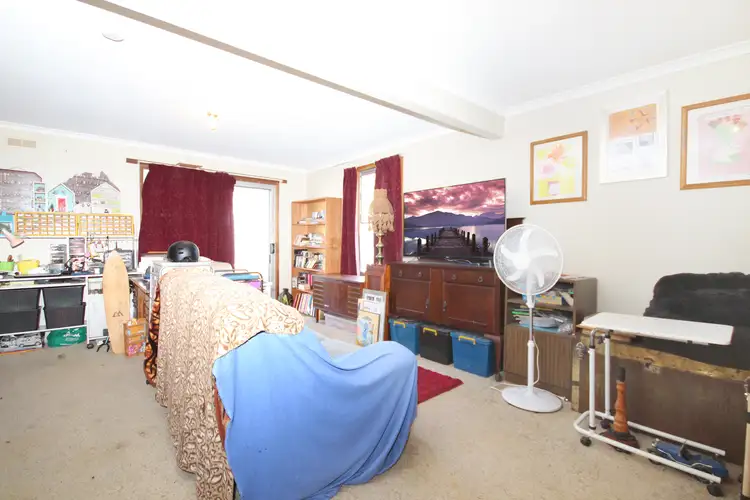 Fifth view of Homely house listing, 8 Puls Place, Horsham VIC 3400