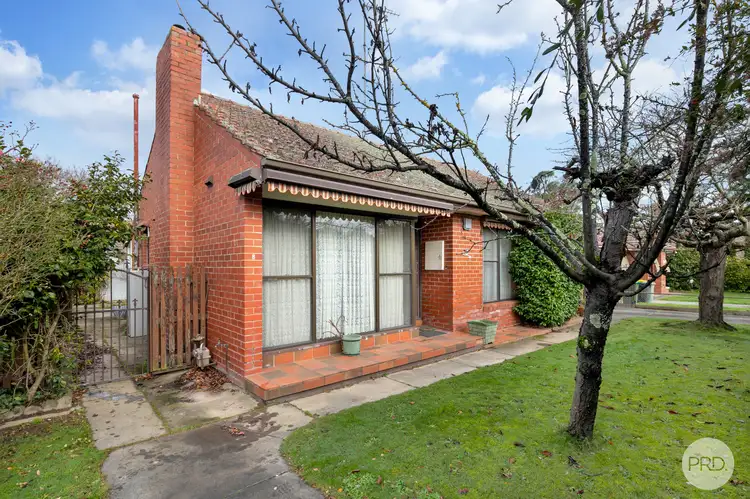 8 Callow Street, Golden Point VIC 3350