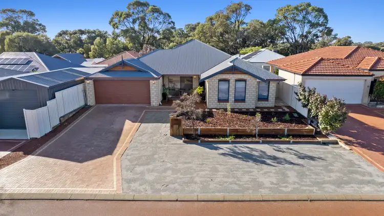 11 Royston Way, Lakelands WA 6180