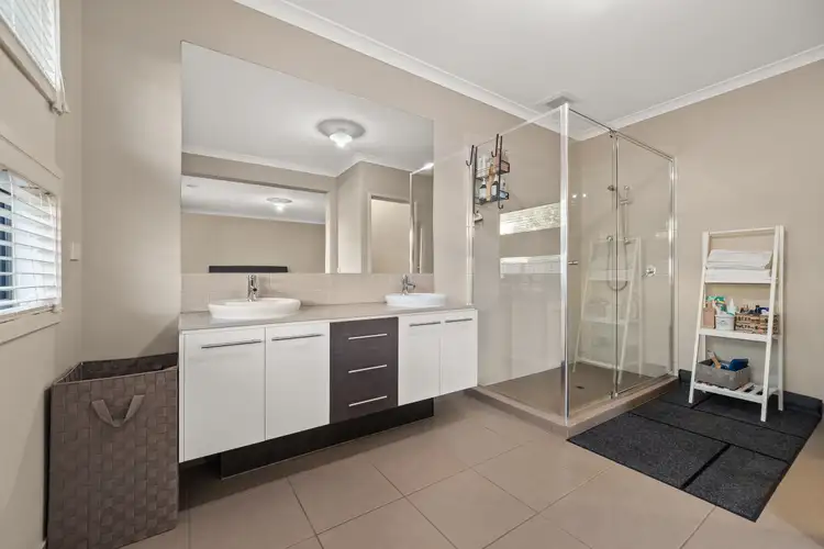 Fifth view of Homely house listing, 4 Oldbury Grange, Tarneit VIC 3029