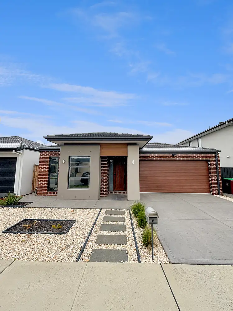6 Spindle Street, Clyde North VIC 3978