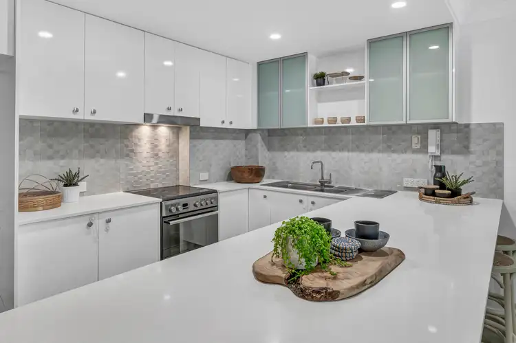 Third view of Homely apartment listing, 2/5 Australia Avenue, Broadbeach QLD 4218