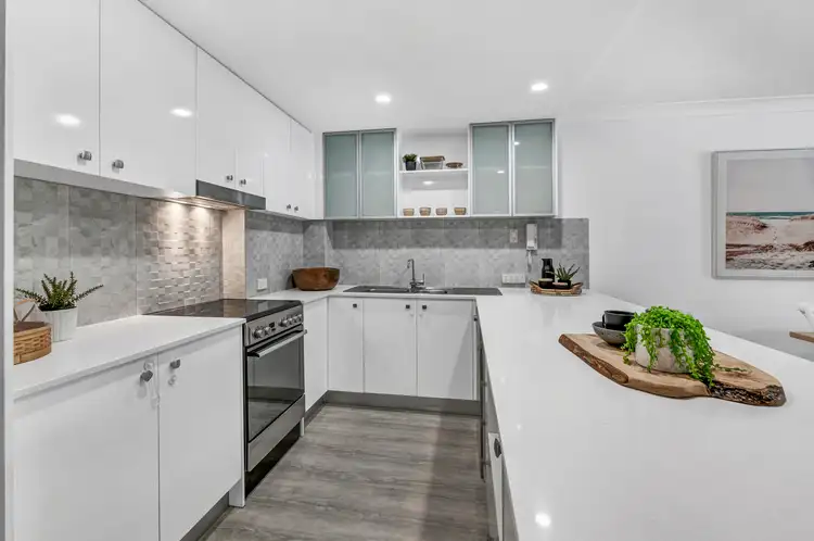 Fourth view of Homely apartment listing, 2/5 Australia Avenue, Broadbeach QLD 4218