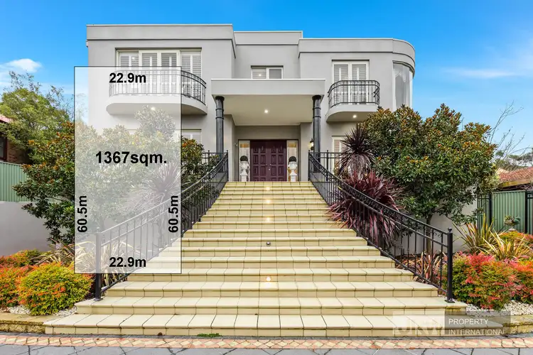 32 Candlebark Quadrant, Rowville VIC 3178