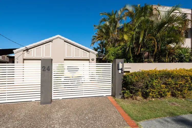 2/24 Victor Avenue, Paradise Point QLD 4216
