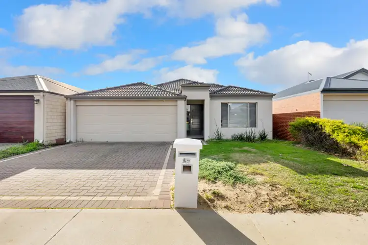 27 Bellas Circuit, Piara Waters WA 6112