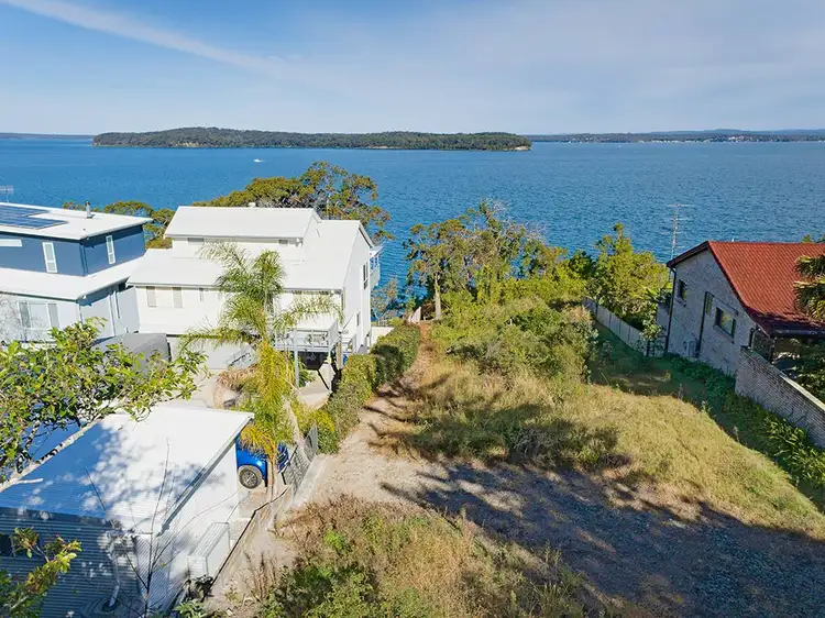 284a Dobell Drive, Wangi Wangi NSW 2267