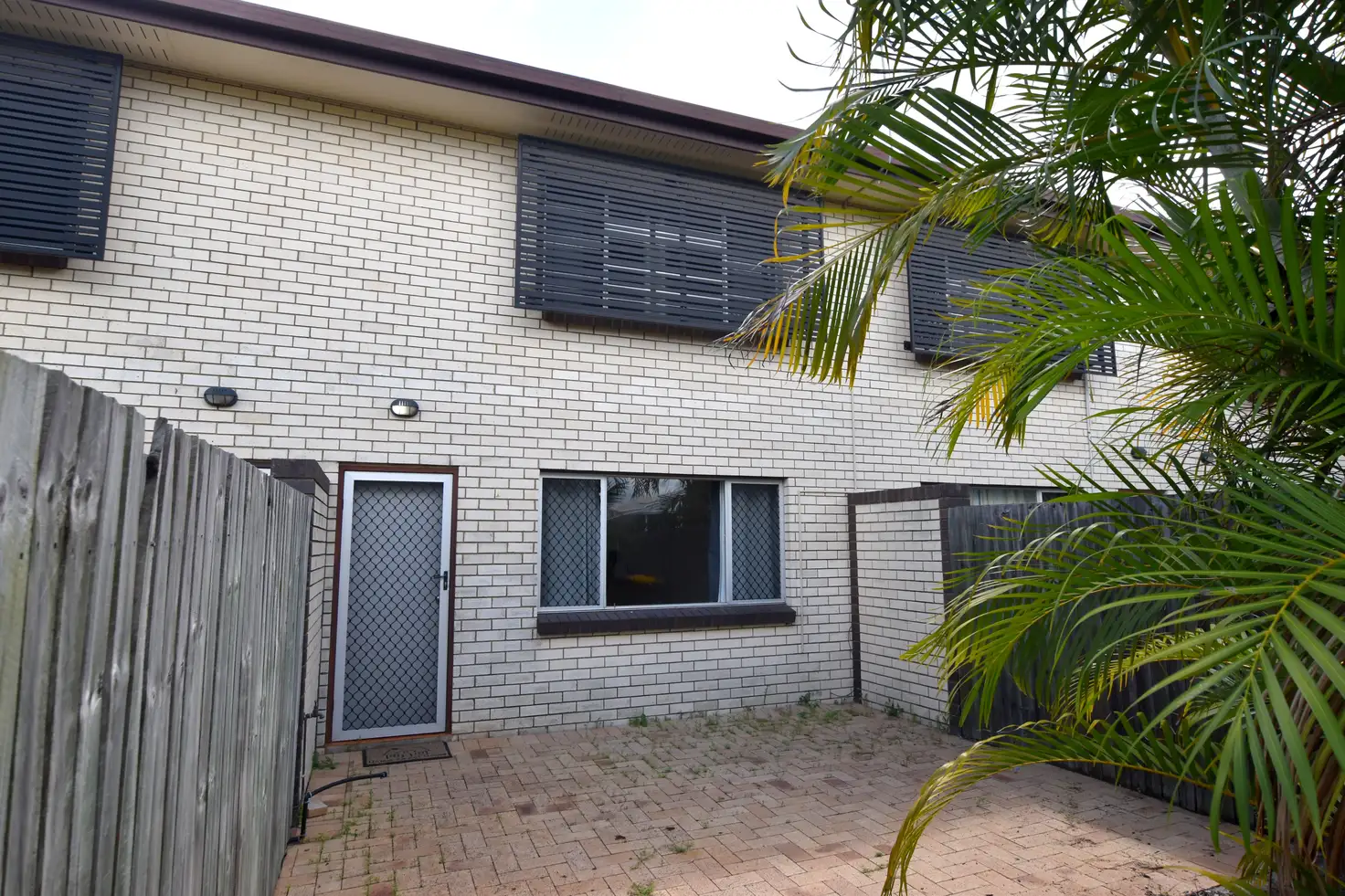 Main view of Homely unit listing, 2/17 Fletcher Street, West Gladstone QLD 4680