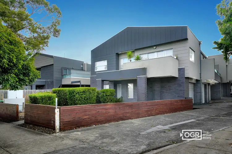 Main view of Homely townhouse listing, 2/2 Grandview Street, Glenroy VIC 3046