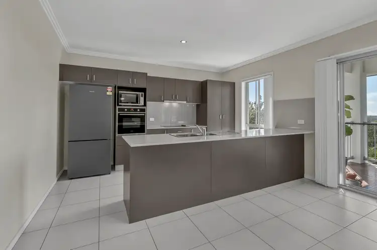 19 Diamantina Circuit, Pacific Pines QLD 4211