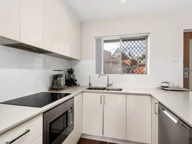 Third view of Homely apartment listing, 2/15 Knutsford Street, Fremantle WA 6160