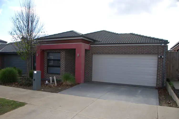 24 Pamplona Way, Clyde North VIC 3978