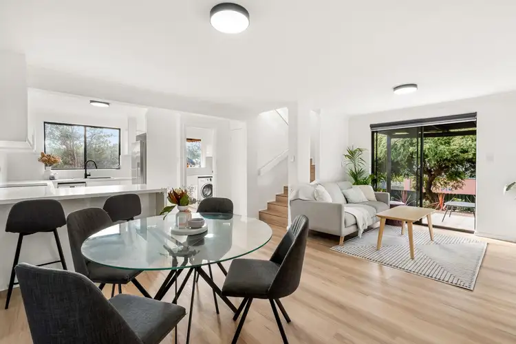 8/14 Siddons Way, Booragoon WA 6154