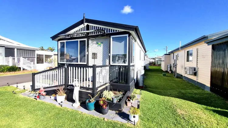 Main view of Homely unit listing, 4/2nd Avenue South 120 Osborne Parade, Warilla NSW 2528