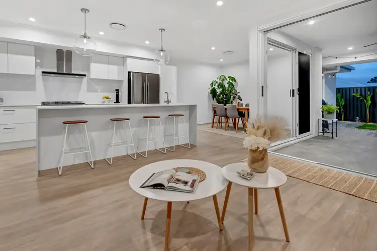 44 Flametree Circuit, Arundel QLD 4214