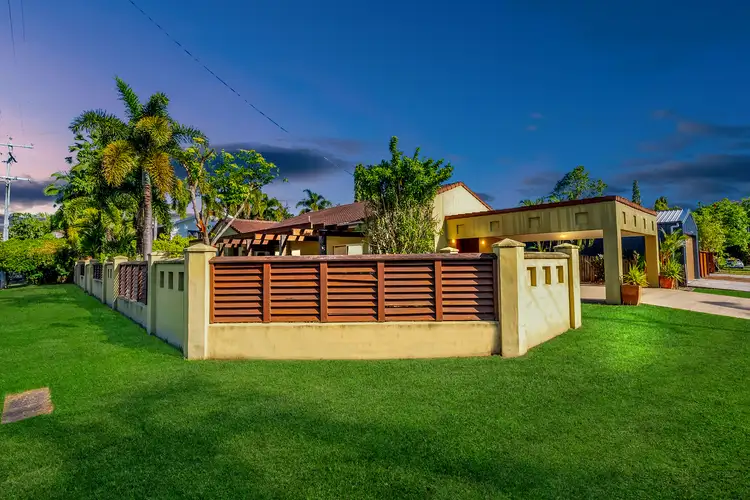 1 Monica Close, Holloways Beach QLD 4878