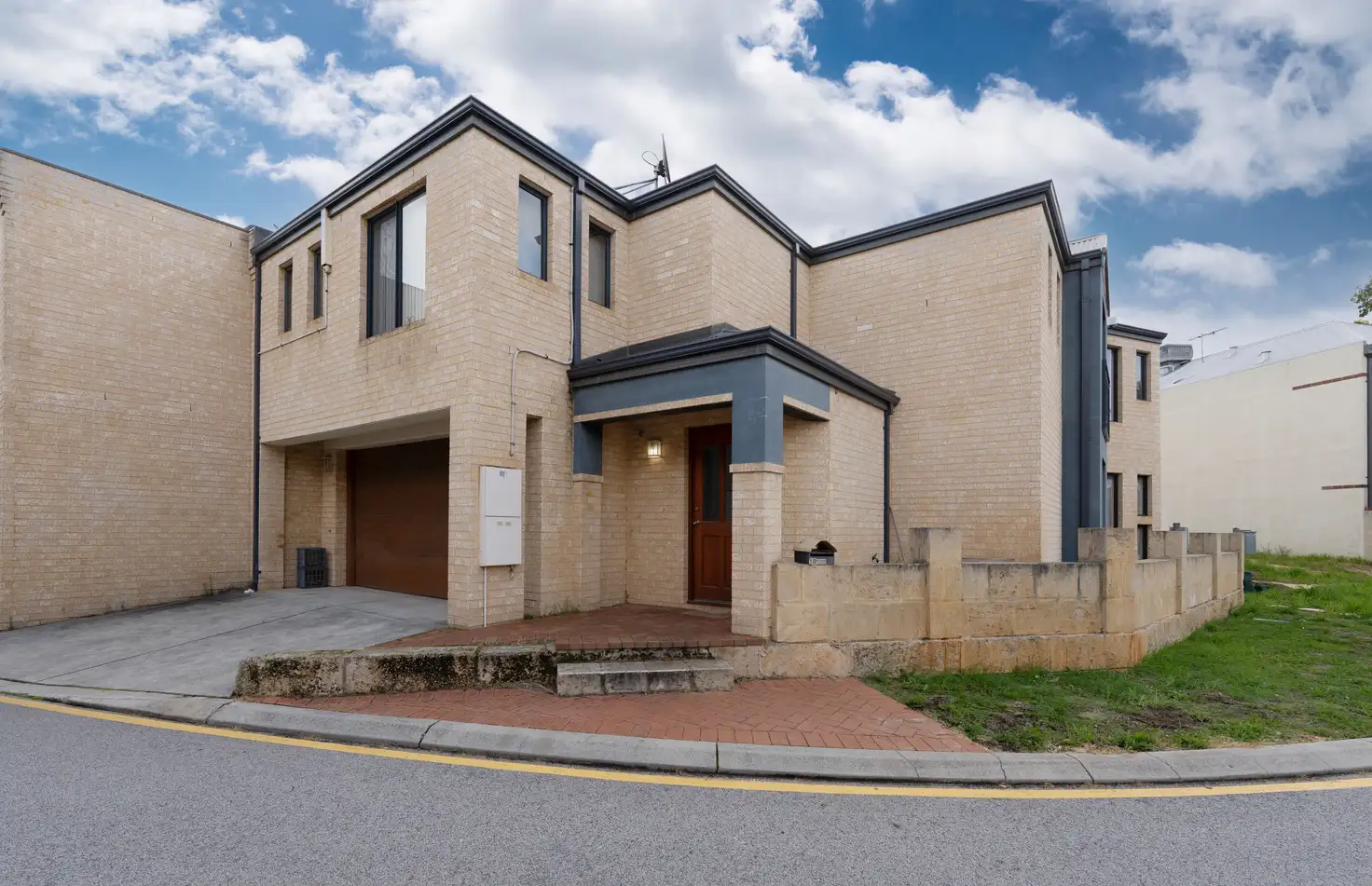 Main view of Homely townhouse listing, 10 Alberta Pocket, Joondalup WA 6027