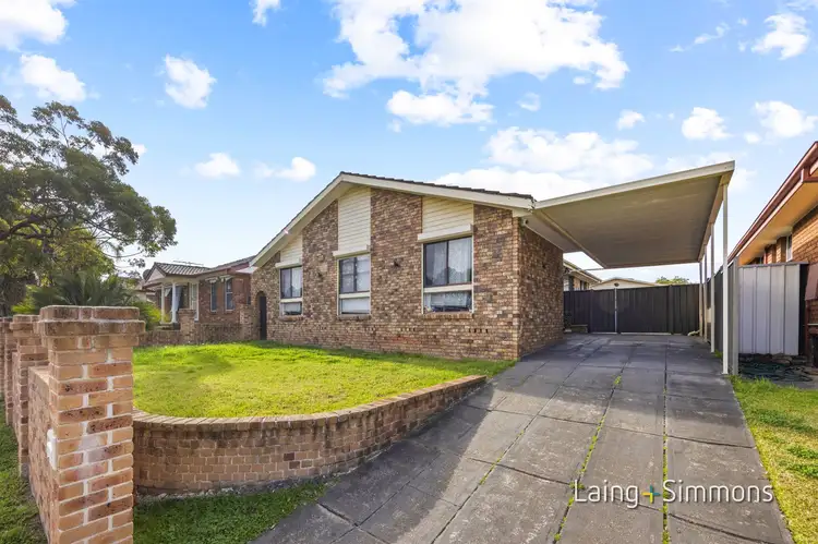 26 Hopkins St, Wetherill Park NSW 2164
