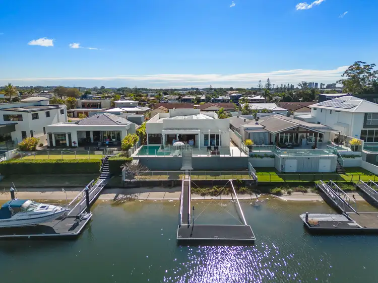 16 Boomerang Crescent, Sorrento QLD 4217