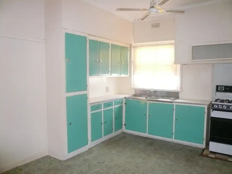 Fifth view of Homely house listing, 86 Jamouneau Street, Warracknabeal VIC 3393
