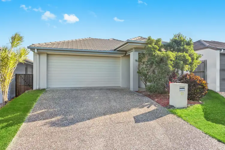 11 Riviera Crescent, North Lakes QLD 4509