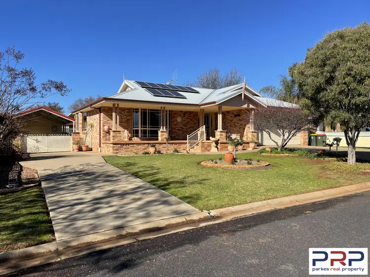 5 Endeavour Place, Parkes NSW 2870