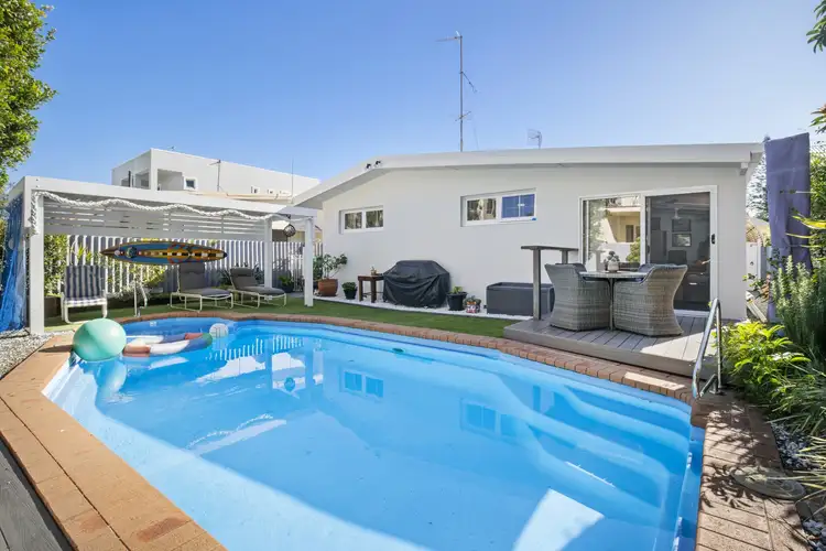 32 Pine Avenue, Surfers Paradise QLD 4217