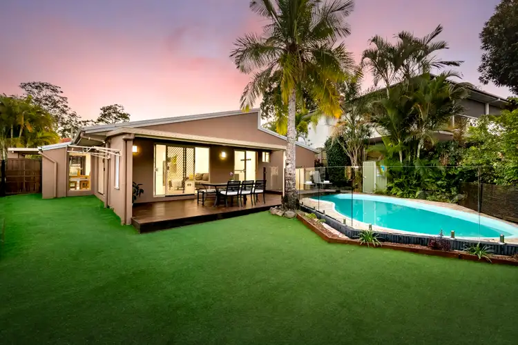 15 Tanunda Drive, Helensvale QLD 4212